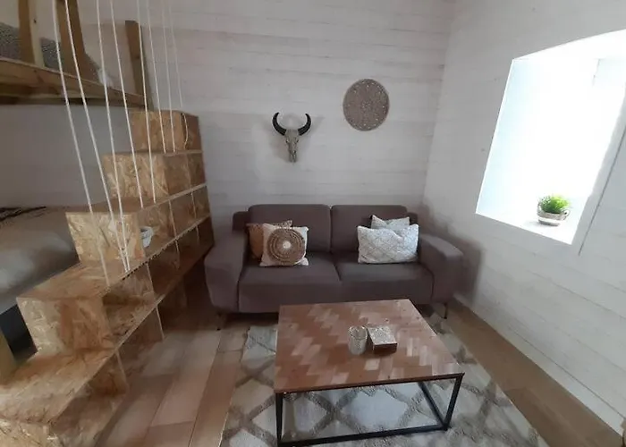 Le - 4 Personnes Proche 3* Bréhal